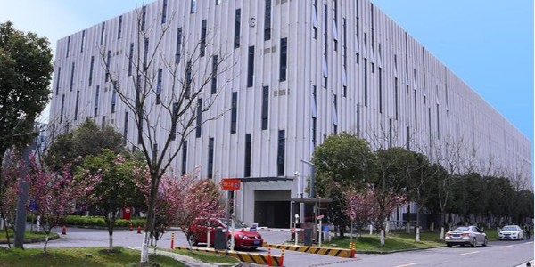 中检华通威选用麻豆视频APP免费版步入式恒温恒湿试验室